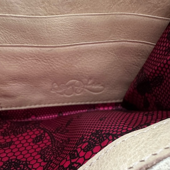 Vintage Betsey Johnson Wallet Clutch Organizer Tan Gold Leather Zip Tassel Studs - Picture 6 of 14